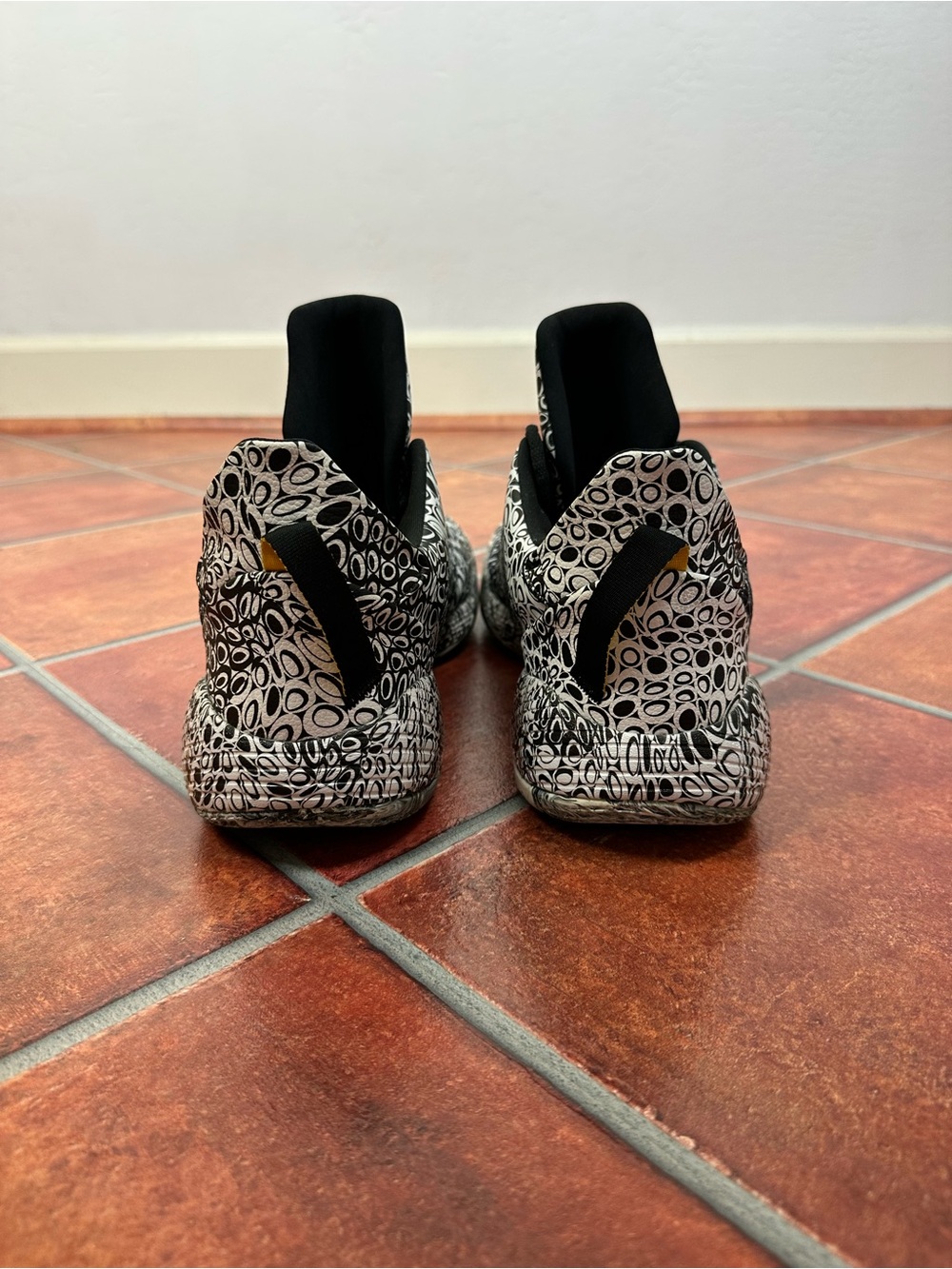 One of a Kind! Converse Draymond Green Christmas Day Signature Shoe - Picture 11 of 13